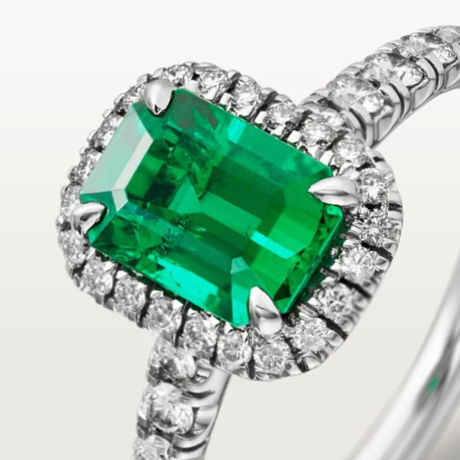 cartier destinée solitär smaragd im smaragdschliff gepflastert
