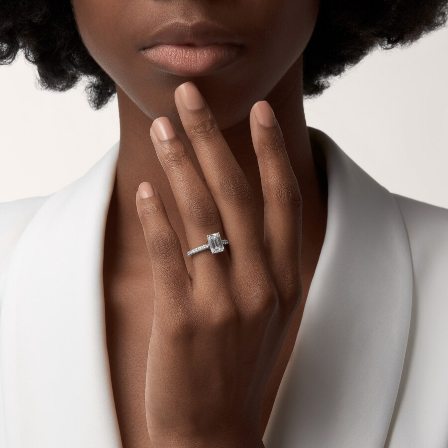 solitärring von 1895 diamant im smaragdschliff pavé-fassung