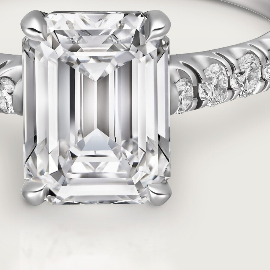 solitärring von 1895 diamant im smaragdschliff pavé-fassung